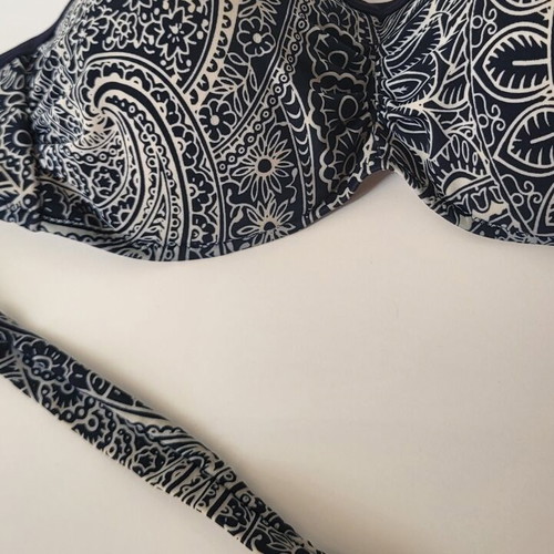 Vintage bikini top like new, fits size S/M