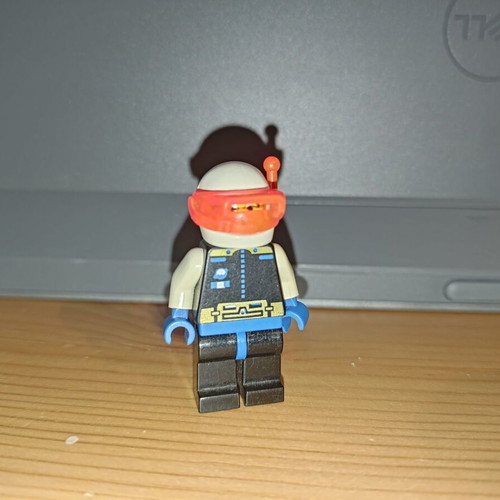 Lego vintage minifigure Ice Planet Chief used sp019