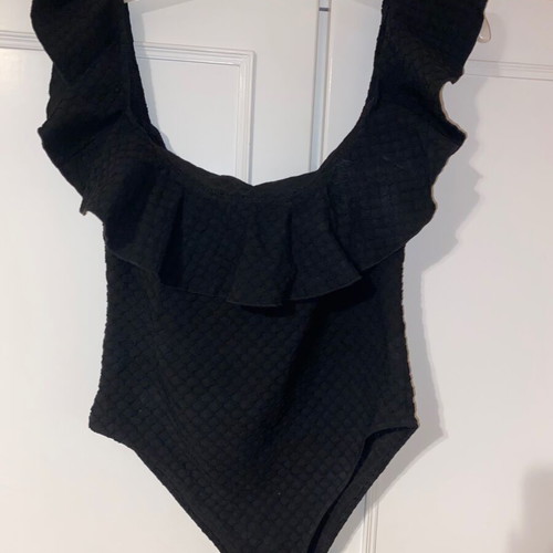 Zara swimsuit with frill like new, size M
