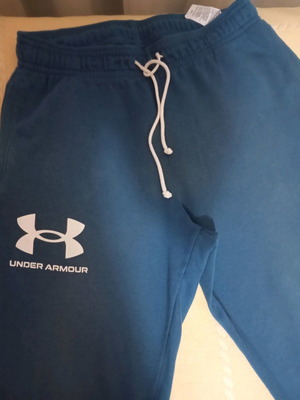 Under Armour tracksuit turquoise like new, size Large