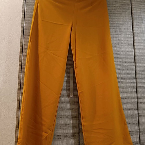 Mustard pants new with belt, comfortable up to large