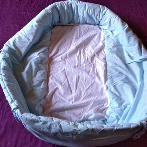 Pack of crib bumpers and mosquito net like new