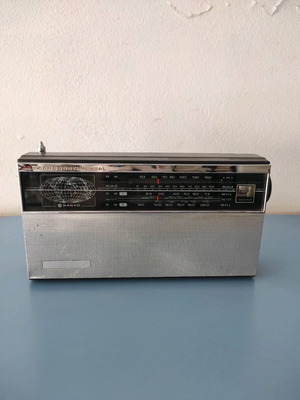 Sanyo Transcontinental radio used, functional