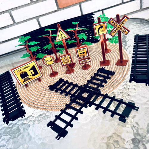 Electric train set with number 8 tracks