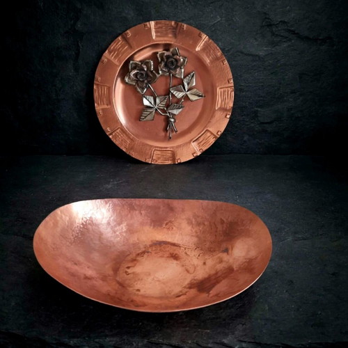 Vintage 1970s copper set, wall plate with roses and oval fruit bowl