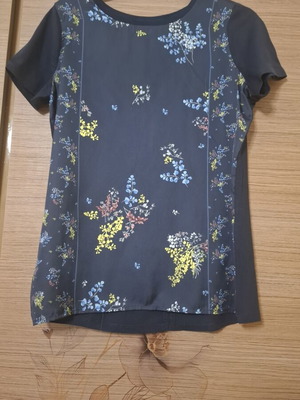 Garcia women's short-sleeve blouse like new, dark blue with floral print