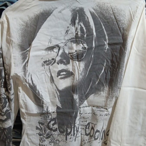 Women's shirt like new, size M, black and white