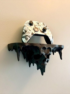 Wall shelf new with melted skull design for style