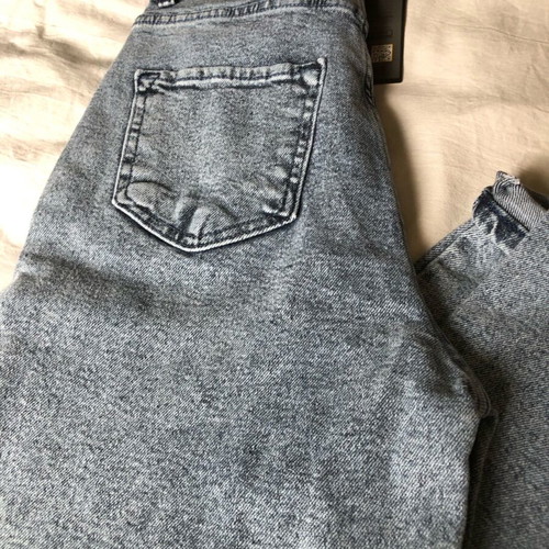 Women's blue jeans new, sizes XS and S