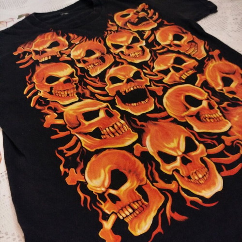 Black mako t-shirt used, size XS, for metalheads, rockers and goths