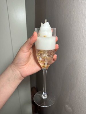 Champagne candle with gold leaves new, lily scented