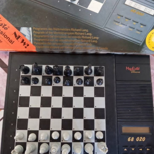 Mephisto Berlin Professional electronic chess used, 68020 model