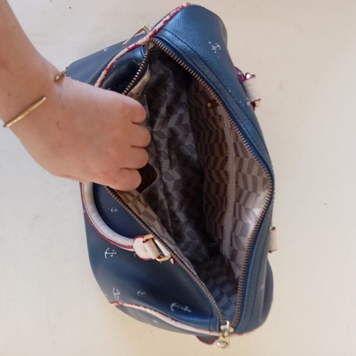 Pauls Boutique nautical handbag used, white and blue