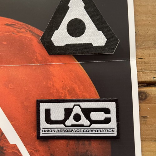 Doom PS4 deluxe edition with UAC pack, like new