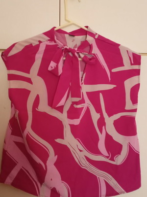 Shein women's top shirt with bow tie like new, multicolor