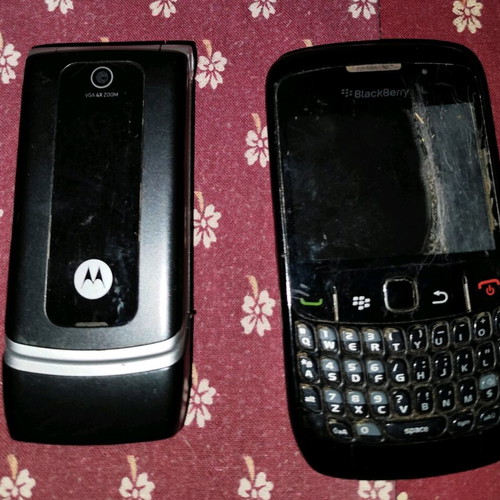 Motorola W375 and BlackBerry Curve 8520 used mobile phones