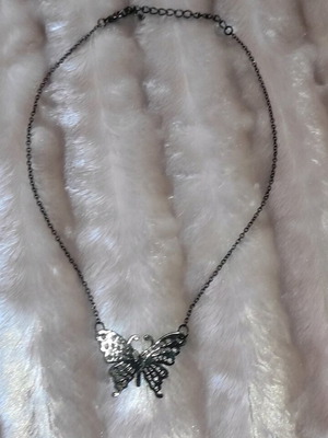 Women's butterfly necklace like new, silver