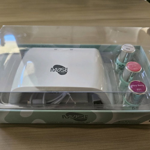 Muse Society manicure set with LED lamp and gel polish