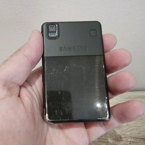 Samsung Giorgio Armani used, unknown functionality