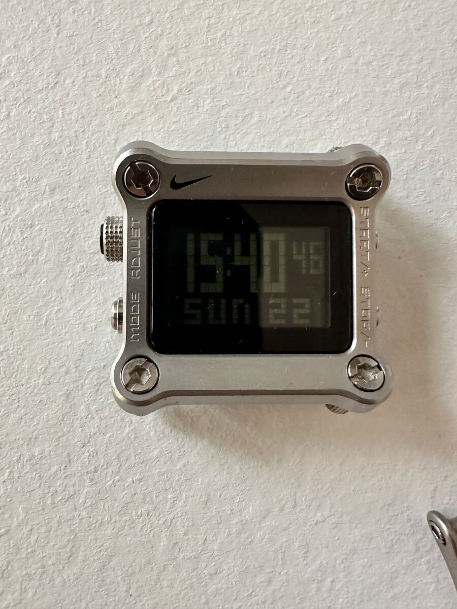 00s NIKE Hammer ハンマーウォッチ シルバー Archive Nike Hammer watch used, silver, without… - € 68,00 - Vendora.cy