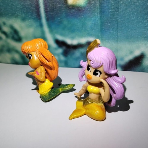 Fizz 'n' Surprise Mermaids figures used, set of 2 by Moose Toys