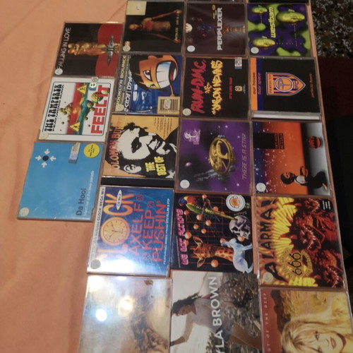 Electronic music CDs used, pack of 21