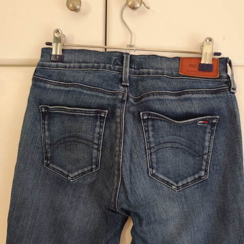 Tommy Hilfiger mid rise skinny jeans small like new