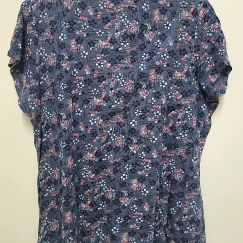 Mantaray cotton top blue like new with large neckline size 18