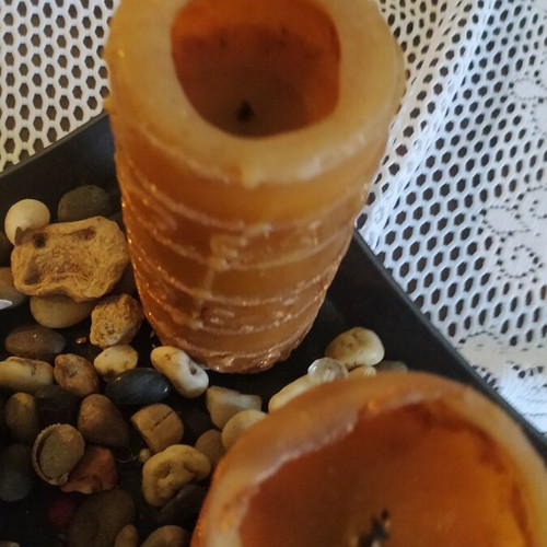 Decorative candle set used
