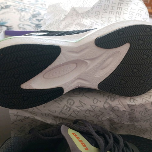 Lotto athletic shoes new, size 37, black