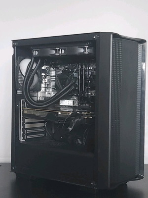 Gaming PC Ryzen 7 3800X GTX 1080 8GB 16GB 3600MHz NVMe като ново