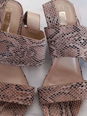 Women's sandals new with snake pattern, size 38, gold