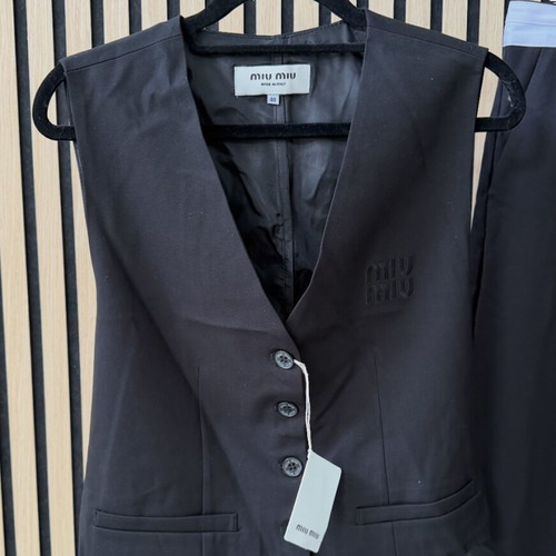 Women's vest size 40/M, black