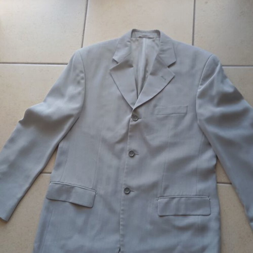 Italian suit Milano Nets gray like new, shirt size L