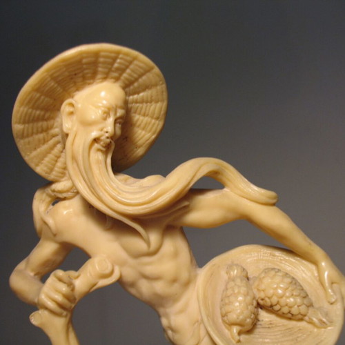 Bone figurine, excellent sculpture.