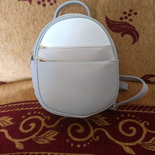 Backpack youth women's shoulder type like new