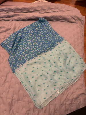 Scarf with double pattern like new
