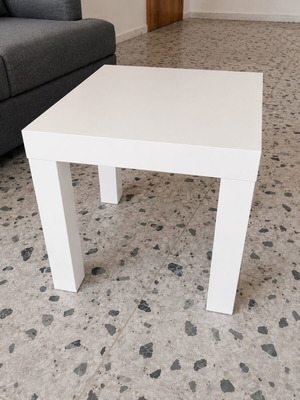Βοηθητικό τραπεζάκι σαν καινούριο 35 x 35 cm