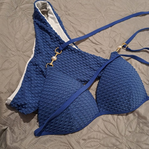 Navy blue bikini like new with embossed design and decorative pearls size S