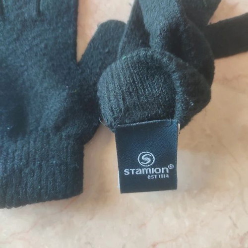 Knitted gloves black, like new, unisex 8Y / 128cm