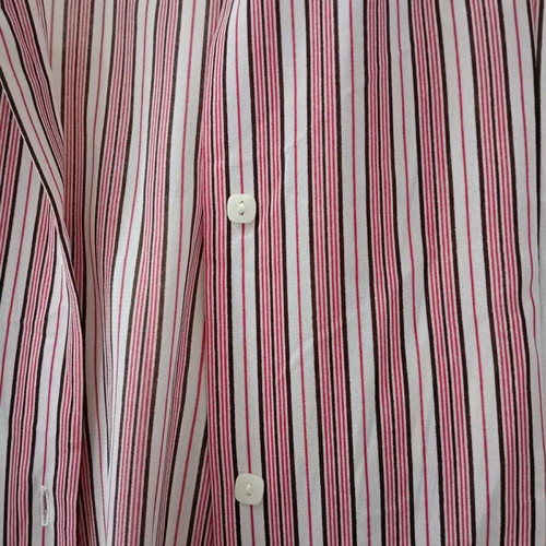 Cover shirt like new, size L, black and red