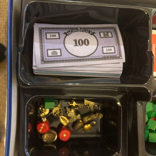Monopoly Deluxe board game 1996 edition like new
