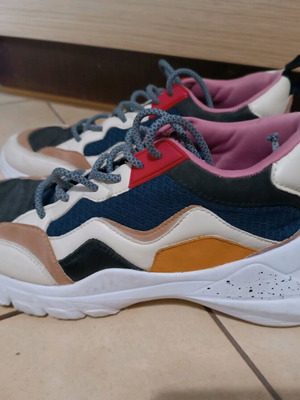 Sneakers Zara σαν καινούργια, νούμερο 37, πολύχρωμα αθλητικά