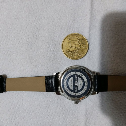 Women's watch used with working battery