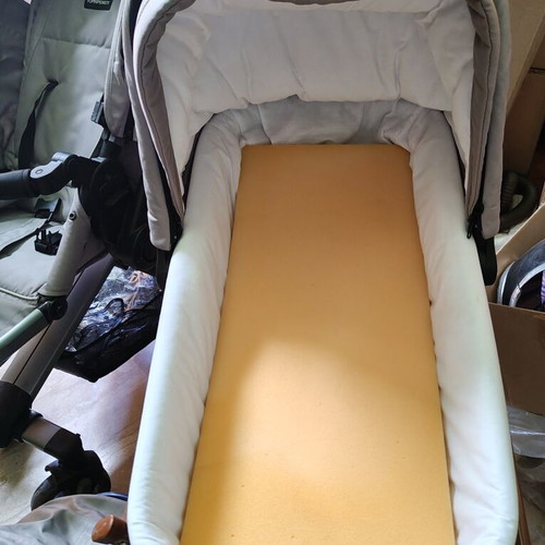 3-in-1 baby stroller with bassinet, car seat and accessories