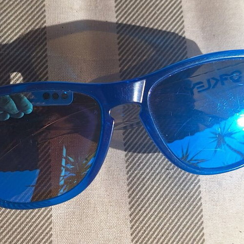 Oakley Frogskins sunglasses blue mirror lenses transparent arms