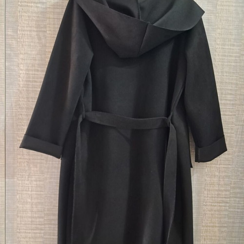 Suede jacket with hood and belt like new, one size black