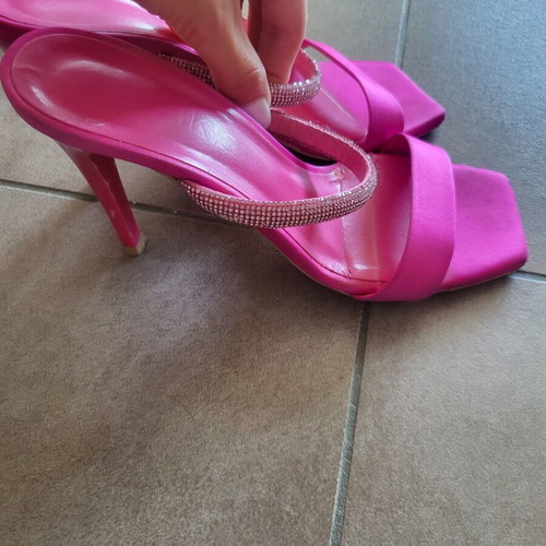 Bozikis fuchsia platform sandals size 37