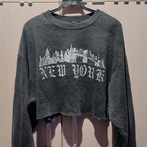 Bershka Gray Cropped Hoodie like new, size S