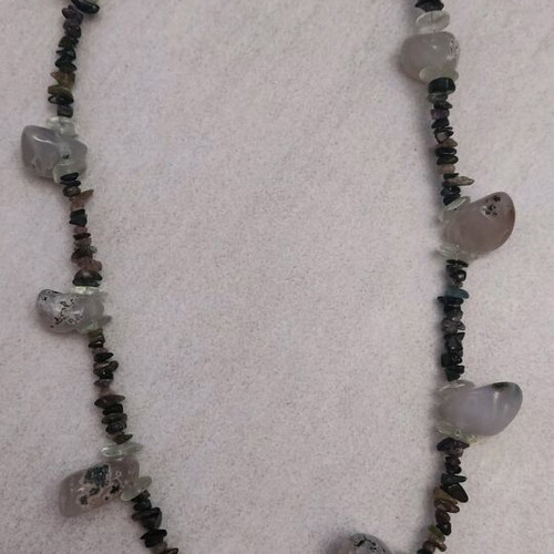 Necklace with semi-precious agate and tourmaline stones new